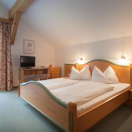 Alpenhotel Badmeister Flattach Room photo