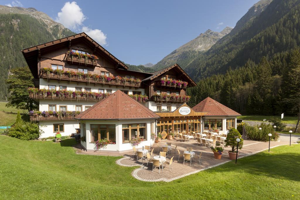 Alpenhotel Badmeister Flattach Exterior photo